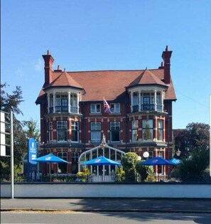 Front of property - Regency Hotel (Leicester)