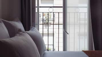 Premium bedding, individually decorated, desk, soundproofing