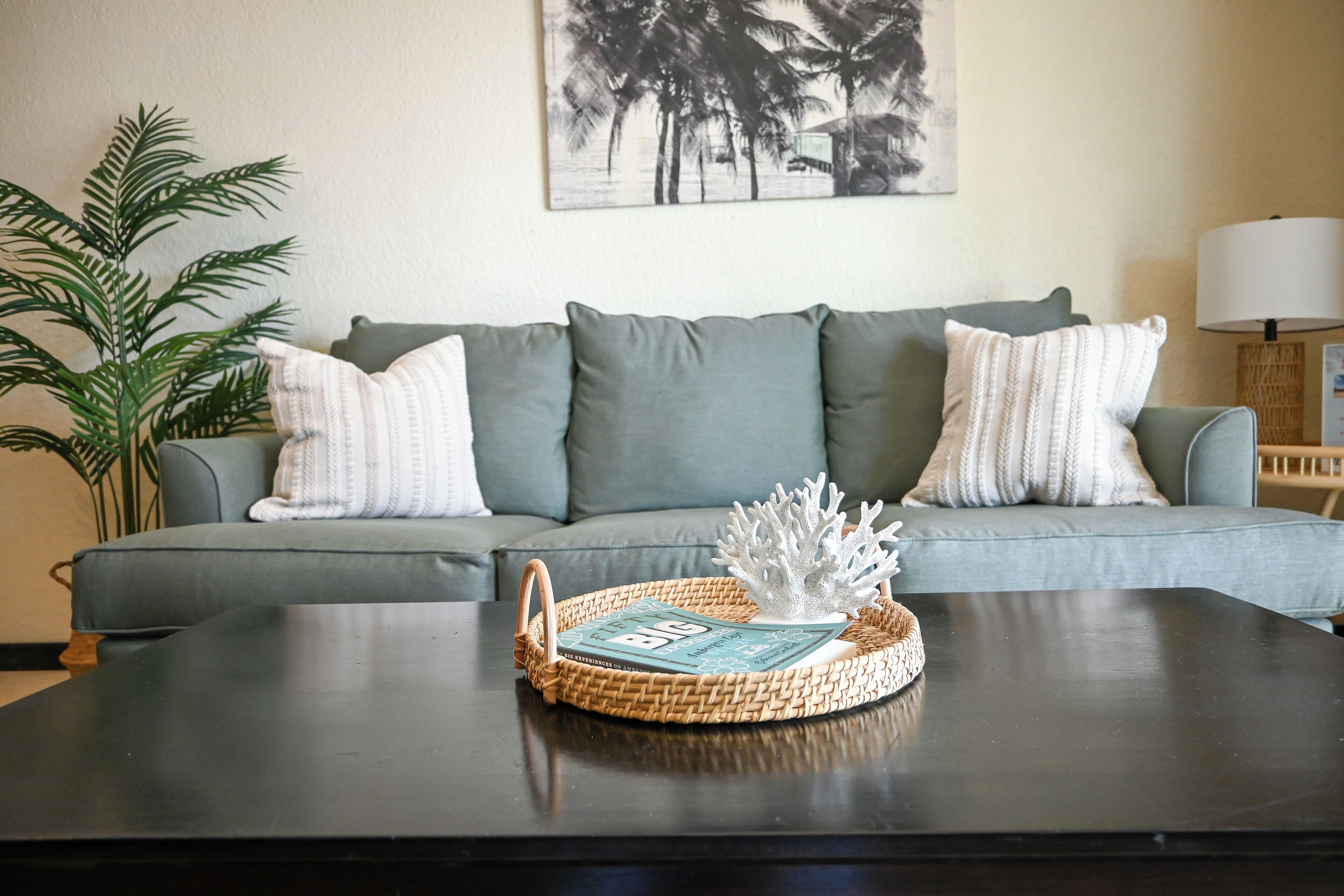 Superior Penthouse, 1 Bedroom, Kitchen, Oceanfront | Living area | Flat-screen TV