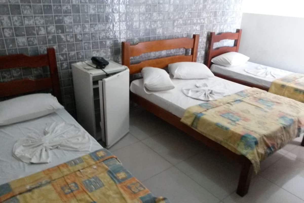 Standard Quadruple Room | Minibar, individually decorated, desk, free WiFi
