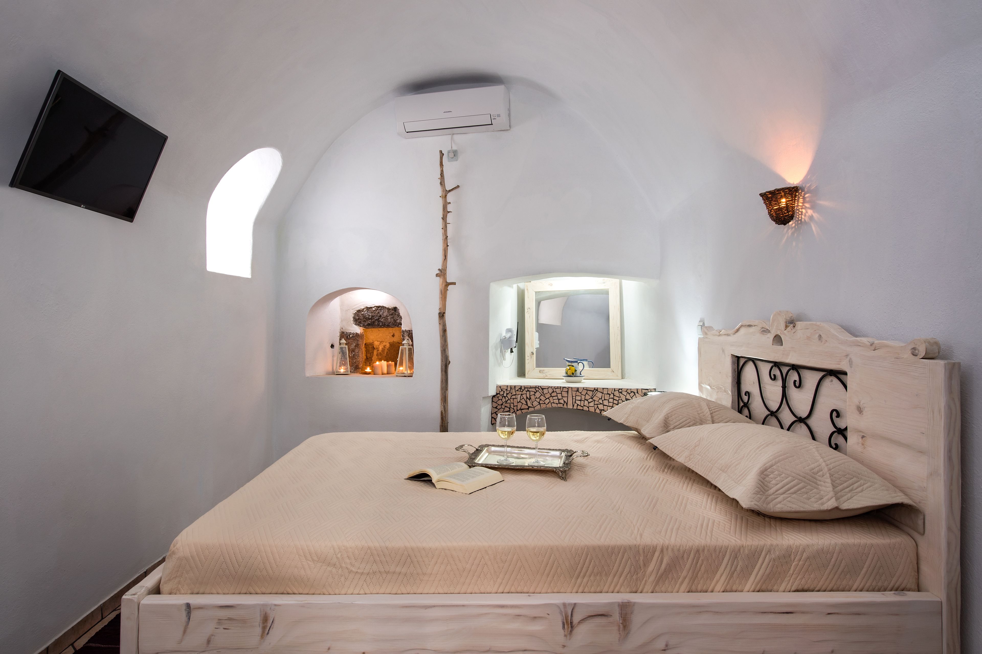 Villa, 1 Bedroom, Hot Tub | In-room safe, soundproofing, iron/ironing board, WiFi (free)