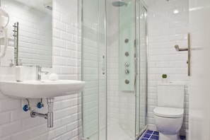 Dusche, Hydromassagedusche, Haartrockner, Handtücher