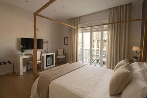 Premium bedding, memory foam beds, minibar, in-room safe - Maxim B&B Suite Rooms (Palermo)