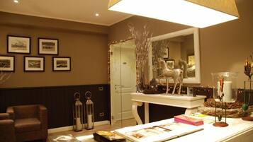 Área de estar no saguão