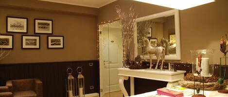 Área de estar no saguão