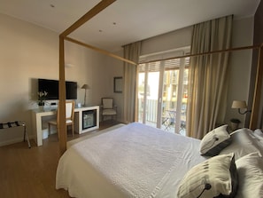1 bedroom, premium bedding, memory foam beds, minibar