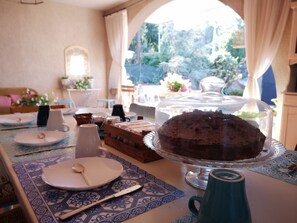 Petit déjeuner buffet compris tous les jours