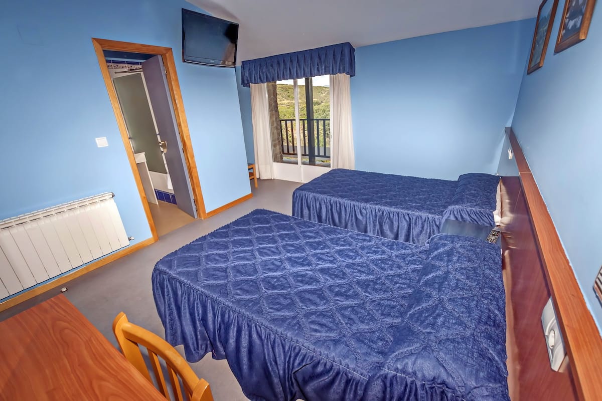 twin room | desk, soundproofing, cots/infant beds, free wifi