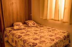 Blackout curtains, rollaway beds, free WiFi - Pousada Rabake (Aparecida)