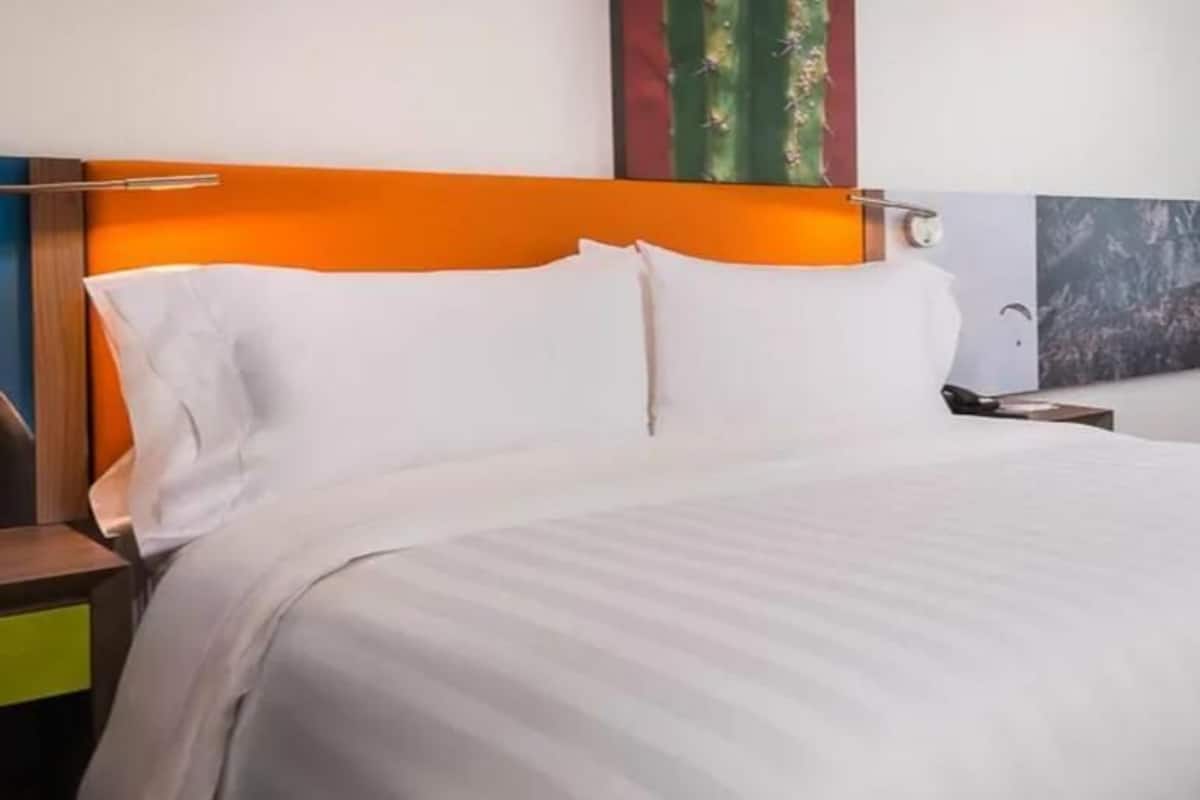 Premium bedding, minibar, in-room safe, soundproofing