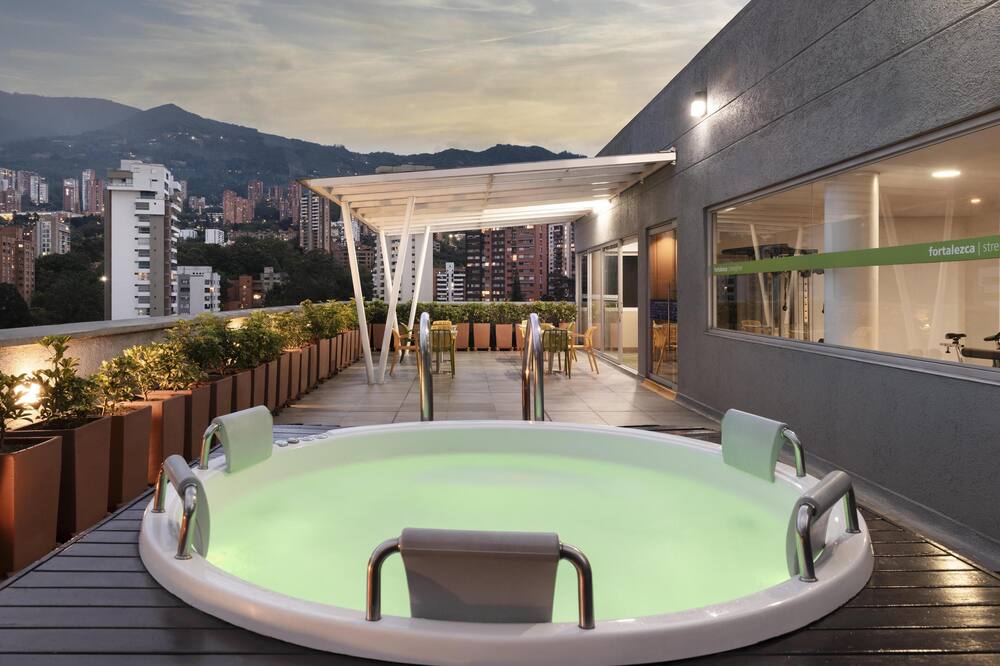 Hampton by Hilton Medellin