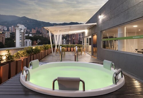 Hampton by Hilton Medellin