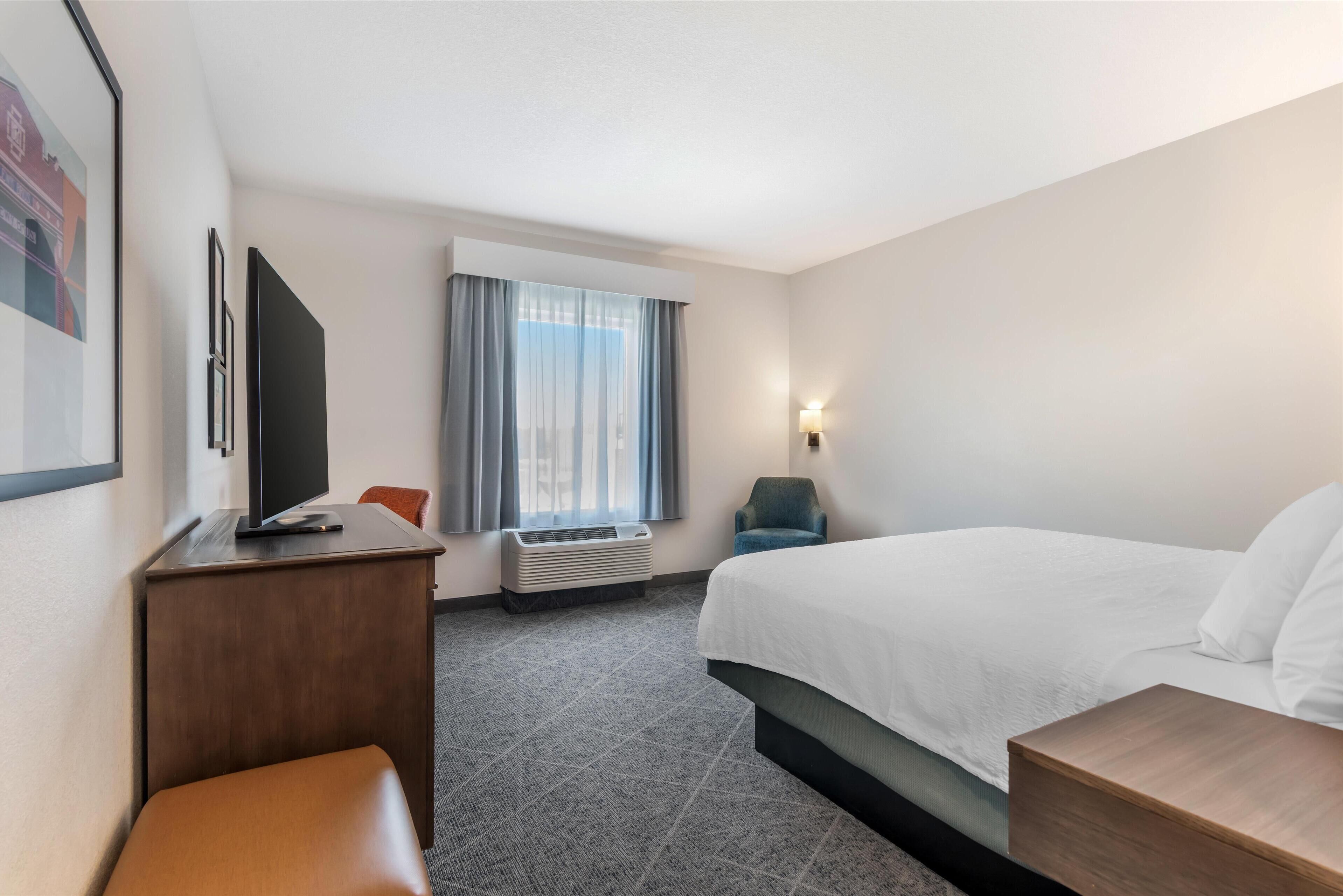 in-room safe, desk, laptop workspace, iron/ironing board