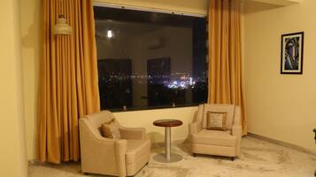 Télévision LED de 32 pouces avec chaînes par câble