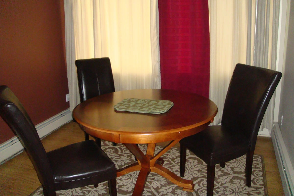 Repas dans la chambre