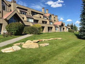 Property grounds - Olympic Suites (Calgary)