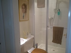 Single Room, Shared Bathroom | Bathroom