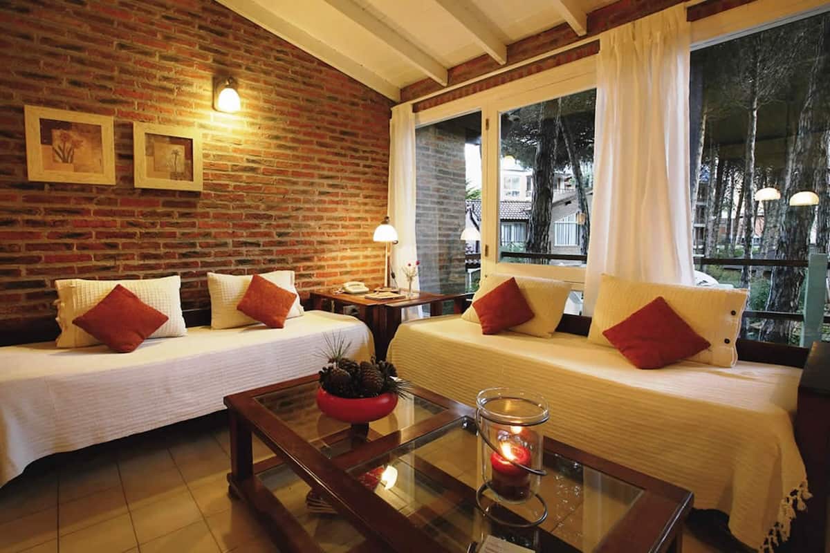 Room, 3 Bedrooms