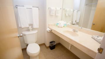 Duschwanne, Komfortbadewanne, Regendusche, kostenlose Toilettenartikel