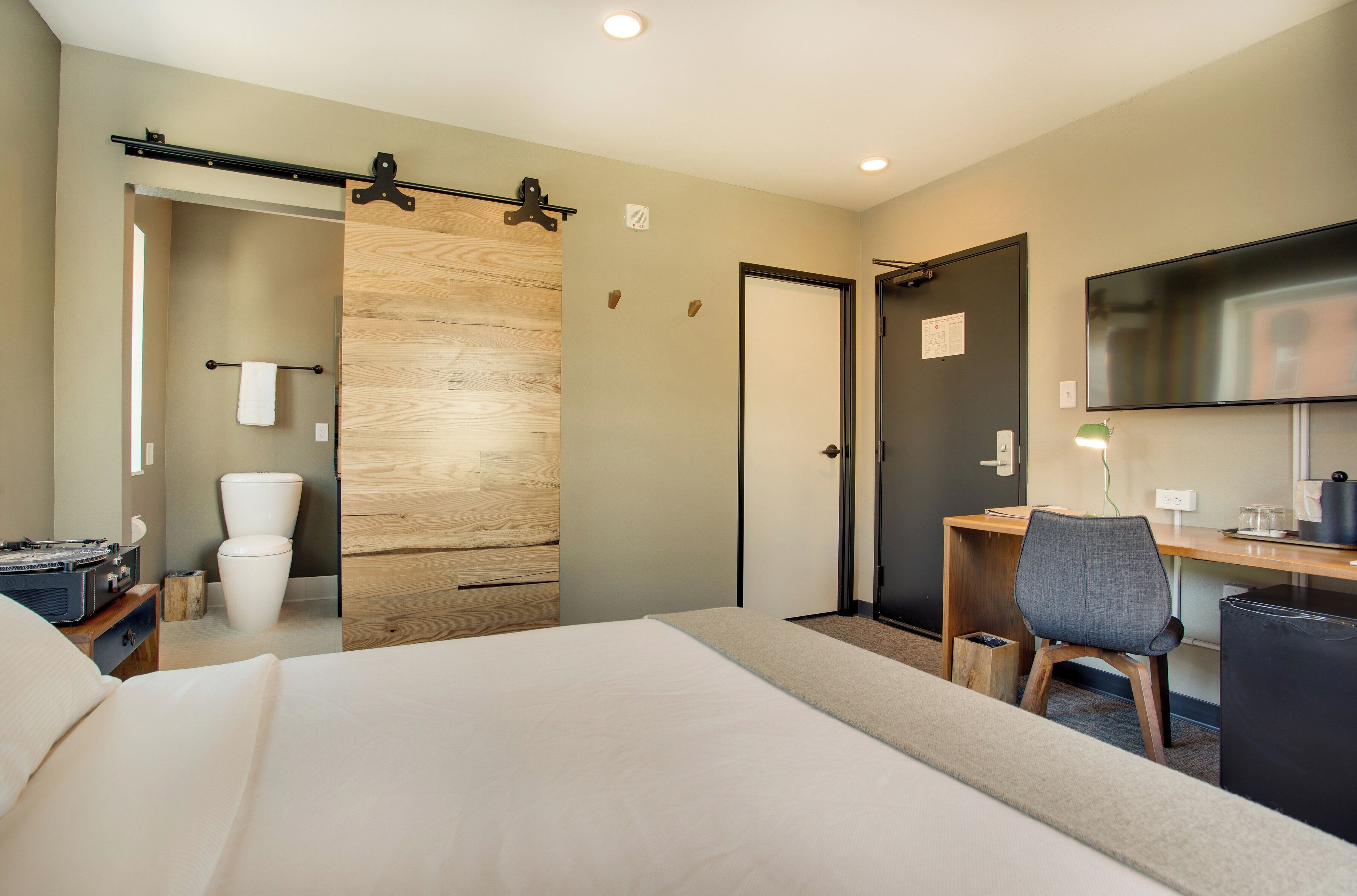 بديكورات فريدة لكل غرفة ومكتب ومساحة عمل للكمبيوتر المحمول ومكواة/لوح كي