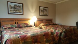 Desk, soundproofing, WiFi (free) - Sunrise Motel (Regina)