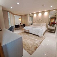 Habitación Premium doble, 1 cama de matrimonio grande | Minibar, caja fuerte, escritorio y cortinas opacas