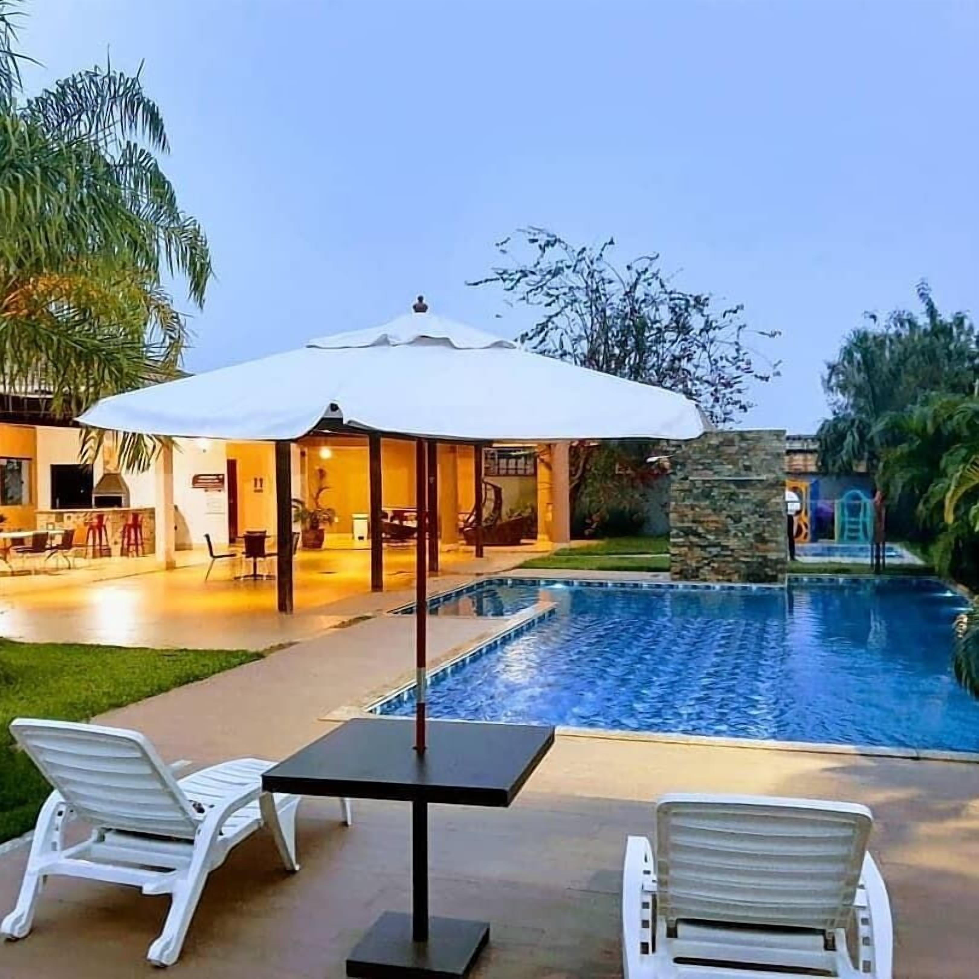 outdoor pool, pool loungers