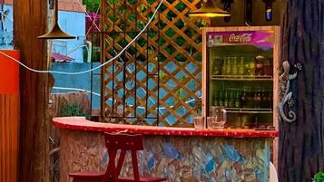 Pancuran mandi, pengering rambut, tuala disediakan, sabun