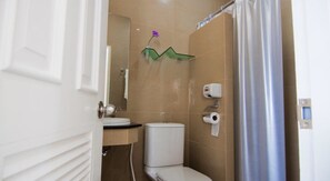 Standard Twin 4th Flr | Bathroom