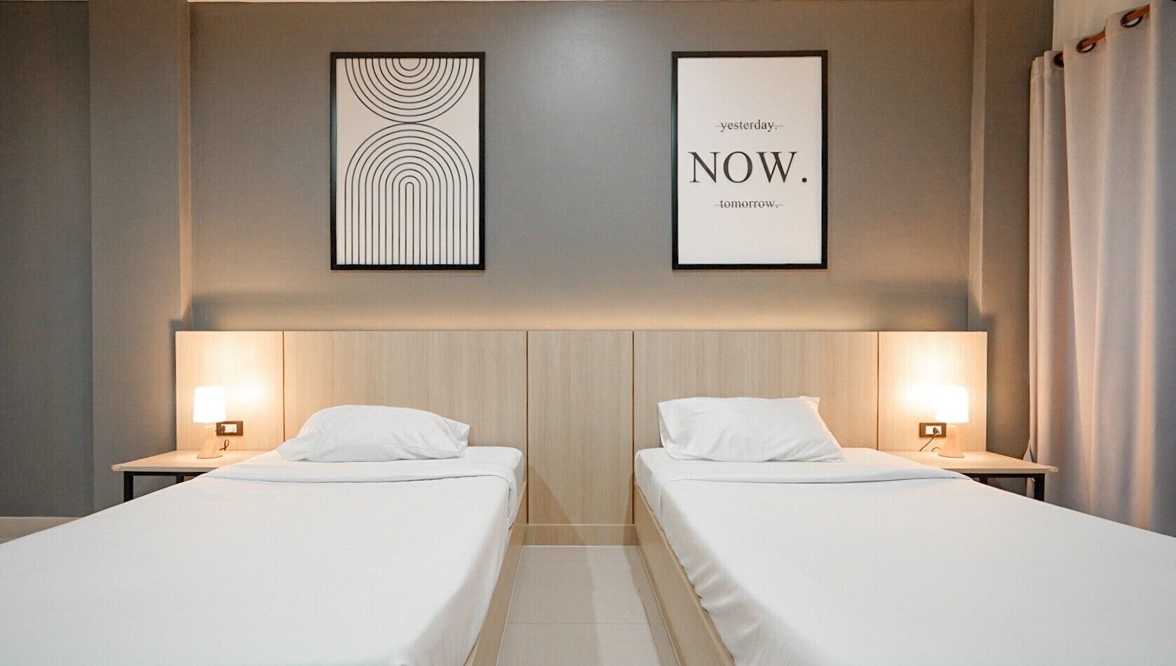 deluxe room | desk, free wifi