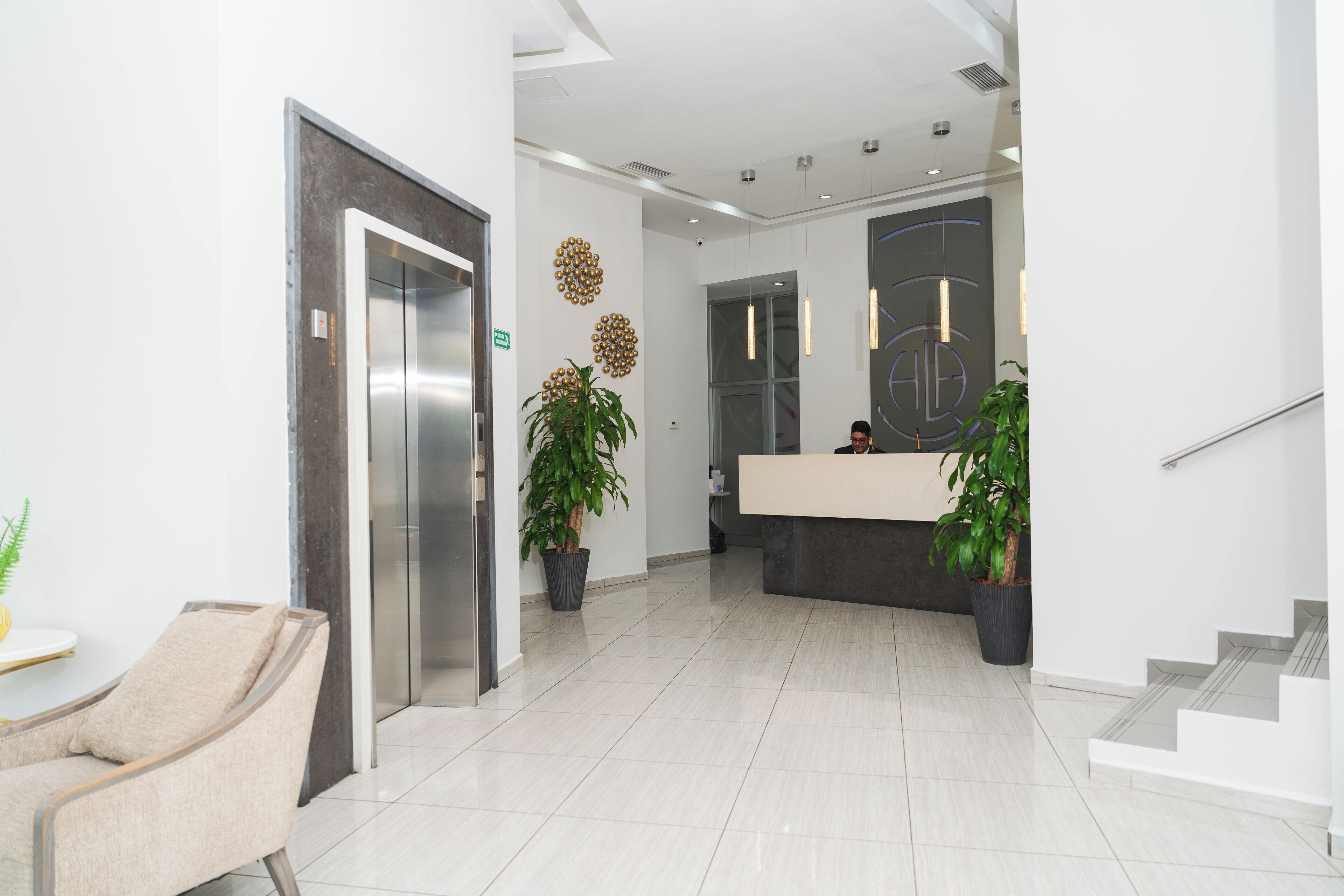 ฝ่ายต้อนรับ