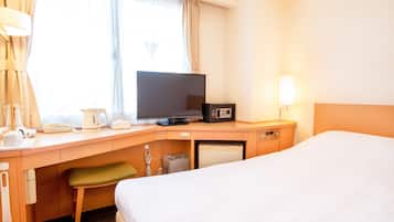 In-room safe, desk, iron/ironing board, free WiFi