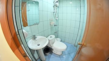 Shower, free toiletries, towels