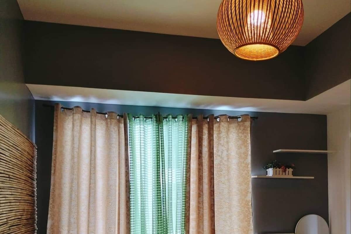 2 bedrooms, premium bedding, down duvets, desk