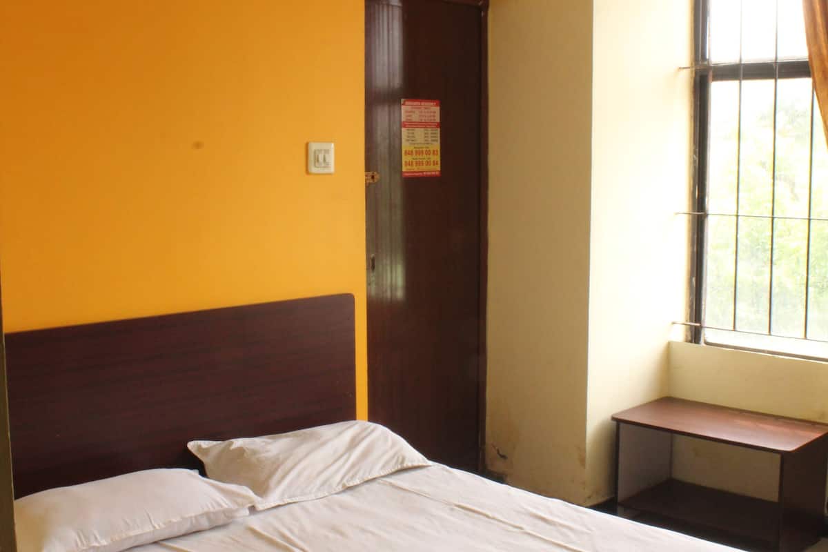 double room | 1 bedroom, desk, free wifi