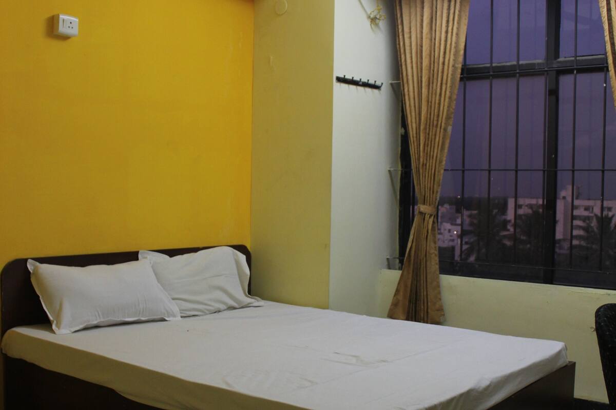 basic double room | 1 bedroom, desk, free wifi