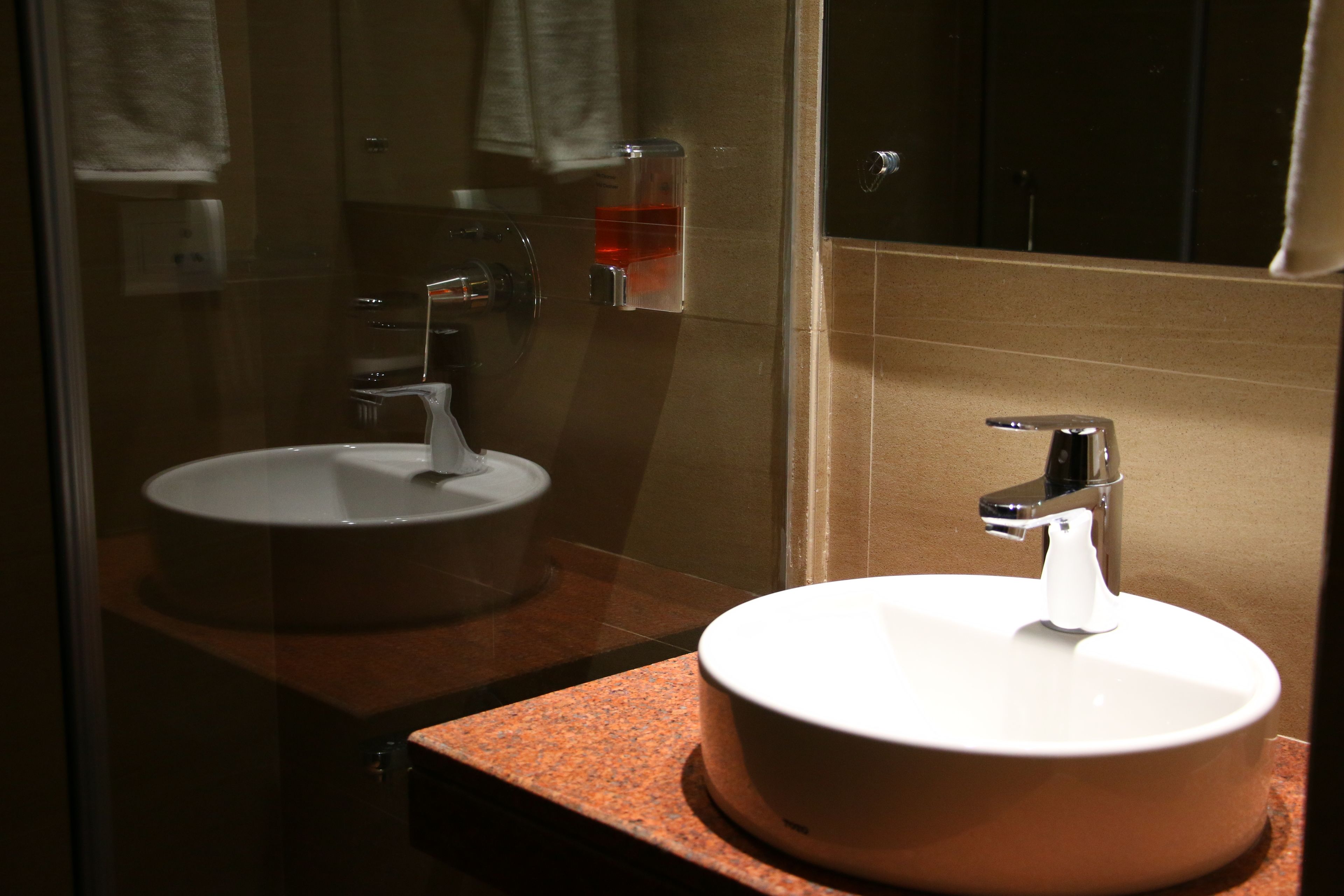 shower, free toiletries, towels