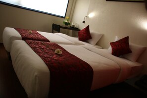 In-room safe, desk, blackout curtains, free WiFi - 7Apple Hotels Aurangabad (Chhatrapati Sambhajinagar)