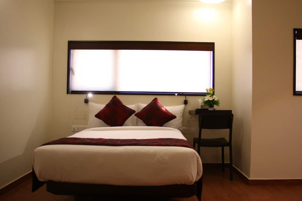 standard double room | in-room safe, desk, blackout curtains, free wifi