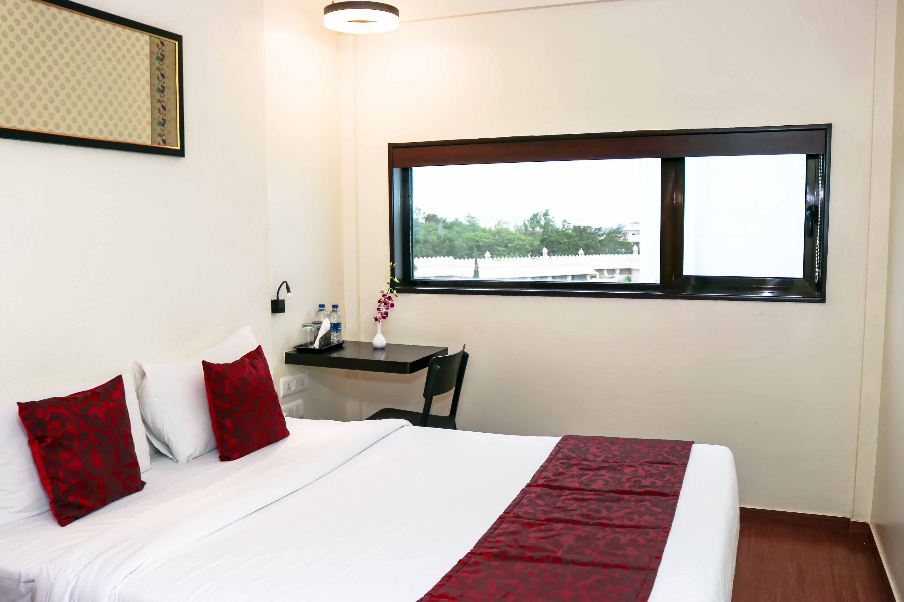 standard double room | in-room safe, desk, blackout curtains, free wifi