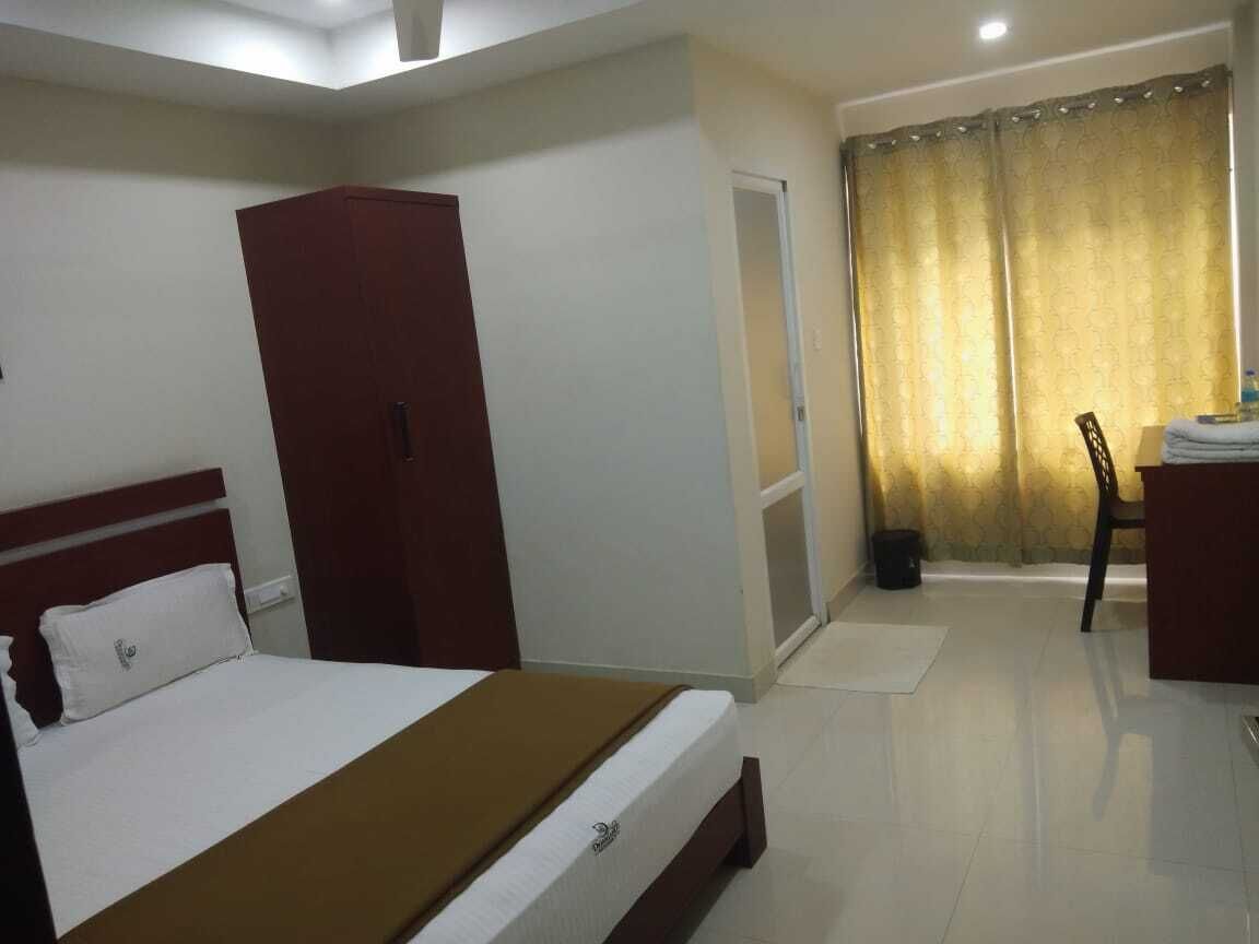 Basic Room, 1 Queen Bed, Non Smoking