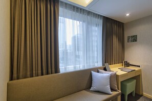 Quarto duplo | Roupas de cama premium, frigobar, cofres nos quartos, escrivaninha