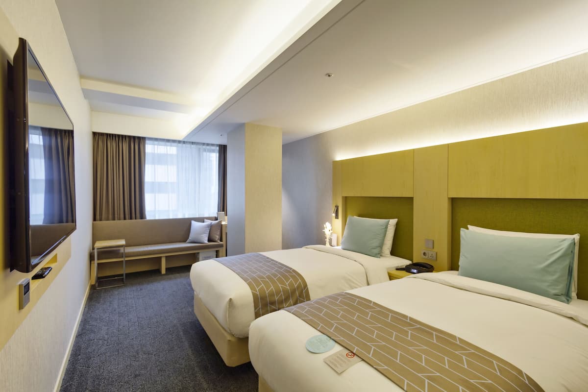 Premium bedding, minibar, in-room safe, desk