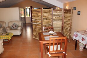 Superior-kattohuoneisto, 1 makuuhuone | Ruokailu