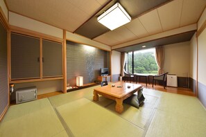 In-room safe, individually decorated, individually furnished, desk - Aonobi Yuyu (Biei)