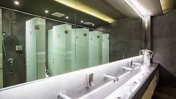 Shower, towels