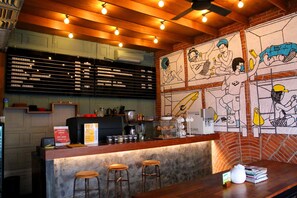 Bar (en el alojamiento)