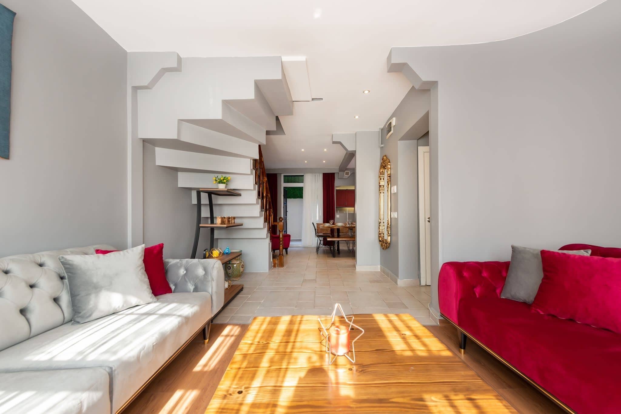 Luxury Duplex | Living area | Flat-screen TV