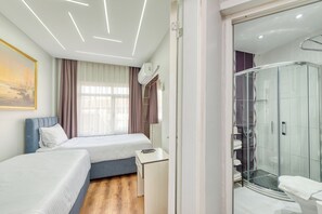 Departamento familiar, 2 habitaciones, balcón (Basement Floor) | Sábanas de algodón egipcio, ropa de cama de alta calidad y escritorio