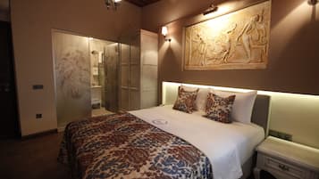 Egyptian cotton sheets, premium bedding, minibar, in-room safe